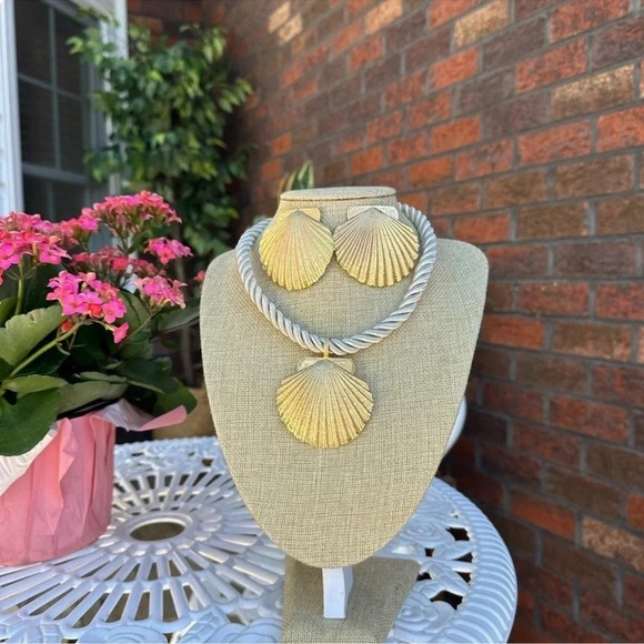 Anthropologie Seashell Gold Cream Rope Chain Earrings Necklace Set - Picture 5 of 12